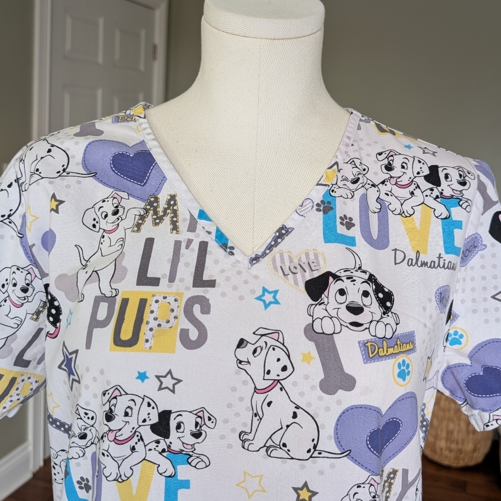 Disney 101 Dalmatians Scrub Top Cotton V-Neck Nurse Vet Uniform Size S - Picture 4 of 10